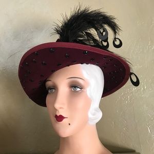 DRAMATIC 1930s' BURGUNDY FELT WIDE BRIM FEDORA - BLACK BEADS + FEATHER SPRAY
